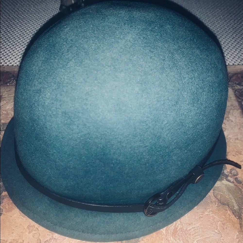 Emerald Green Cloche Hat With Black Bow